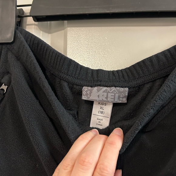 REI Kids' Black Fleece Pants - Picture 5 of 6